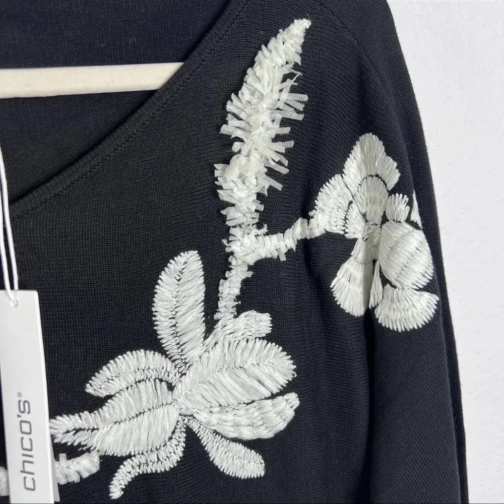 Chico's Sweater Womens XL 16 3 Dolman Sleeve Black White Embroidered Floral BB